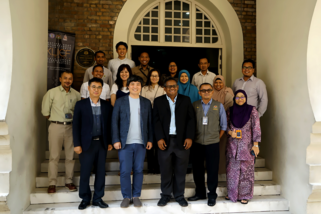 2017 Group photo in front of Bureau of Cultural Heritage, Malaysia image